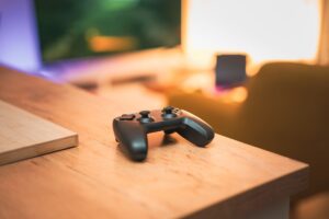 Seeing Kids and Teens Wear Fornite Clothes? Why Fortnite Is So Famous Right Now