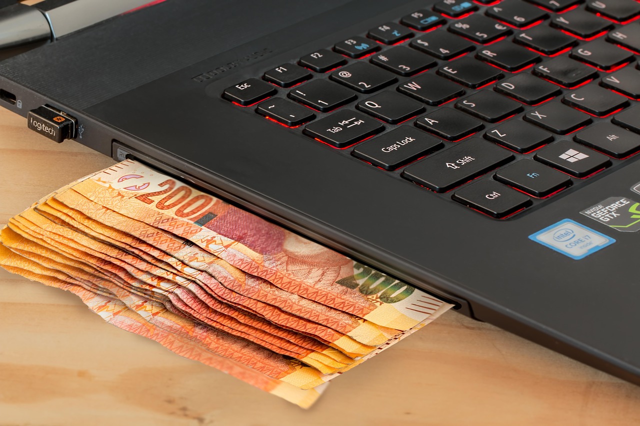 Ecommerce, computer, cash — Flexible Betting Limits for All Casino Players