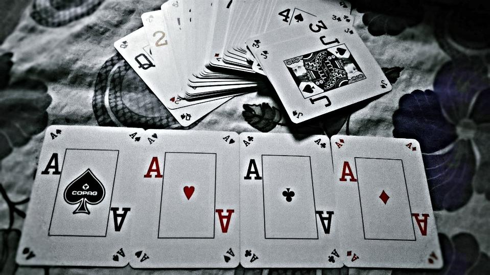 Understanding Baccarat Outcomes Through Simple Card Mathematics